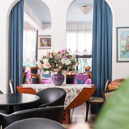 Hotel Barbiani Ρίμινι Εξωτερικό φωτογραφία
