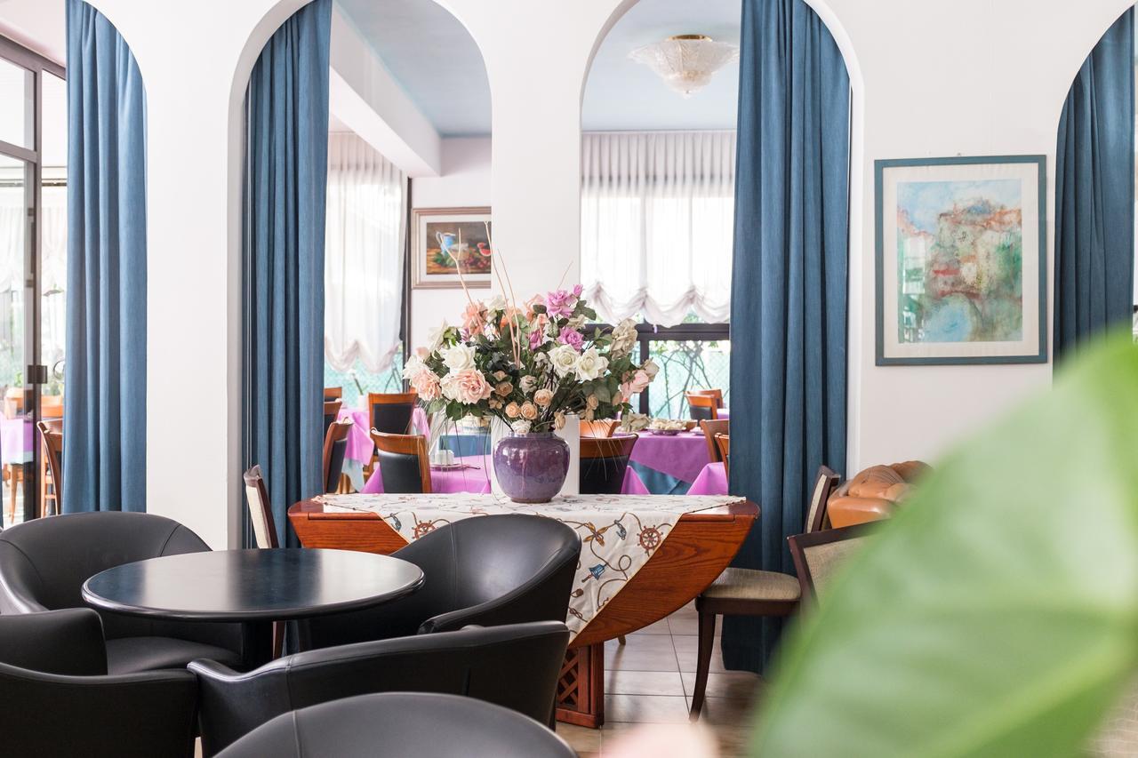 Hotel Barbiani Ρίμινι Εξωτερικό φωτογραφία